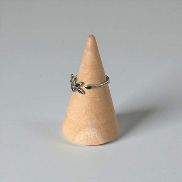 Adjustable Green Silver Toe Ring - Picture 2 of 7